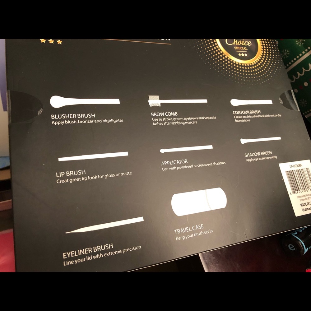 BRAND NEW MAKEUP BRUSH SET